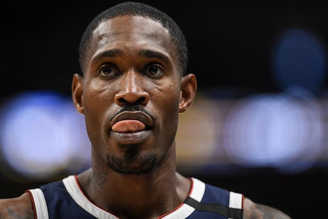 奥尼尔现场观看中国女篮比赛 与老友姚明重逢